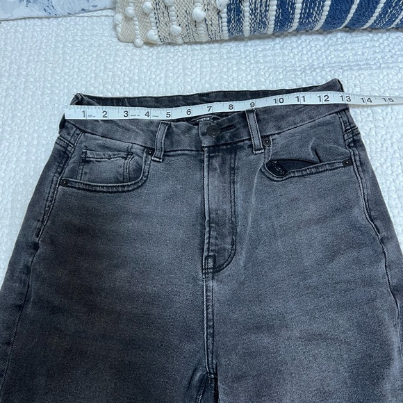 American Eagle Mom Jeans - Picture 8 of 9